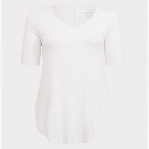 ✨torrid white super soft v-neck favorite tunic tee✨ - Picture 3 of 8